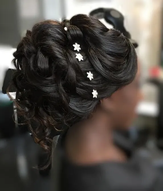 Coiffure événementielle réalisée au salon