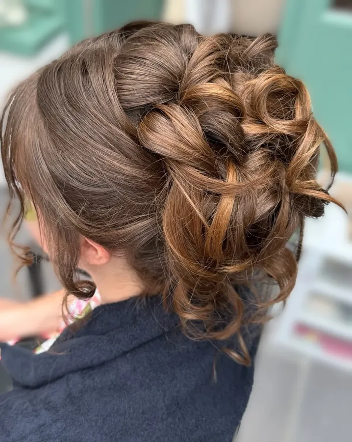 Coiffure événementielle réalisée au salon