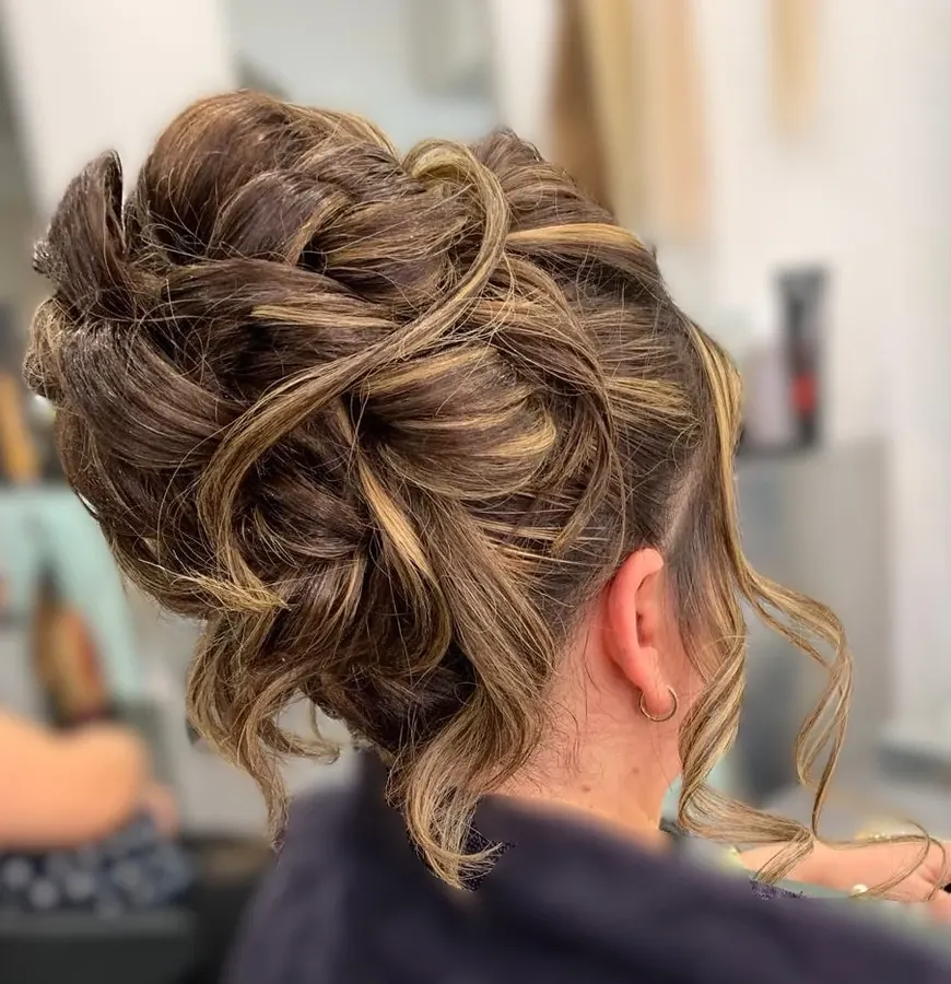 Coiffure événementielle réalisée au salon