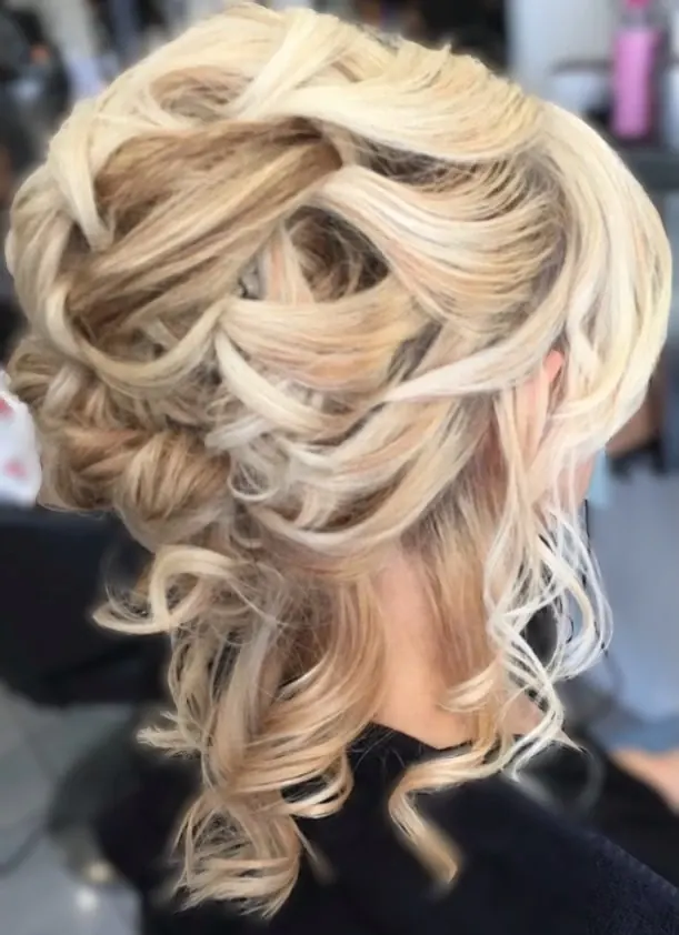 Coiffure événementielle réalisée au salon