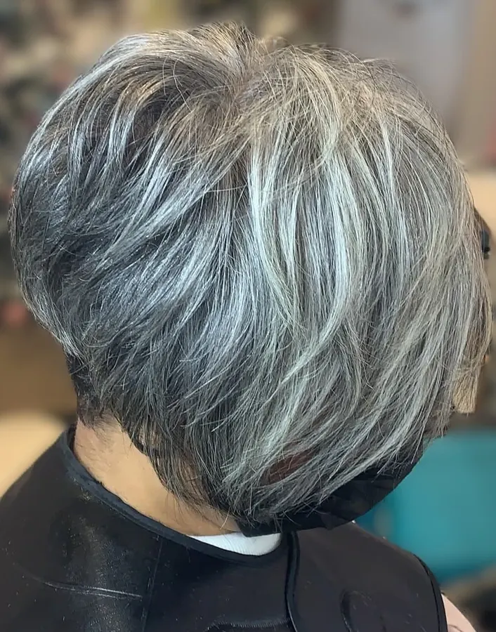 Coupe réalisée au salon